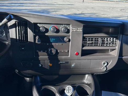 Used 2013 Chevrolet Express 1500 image 31