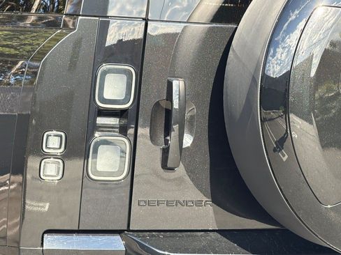 New 2026 Land Rover Defender 130 X-Dynamic SE AWD/4WD image 16