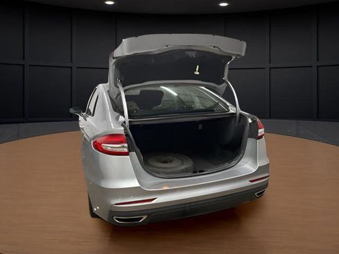 Used 2020 Ford Fusion Titanium image 7