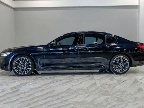Used 2021 BMW 740i w/ M Sport Package RWD image 16