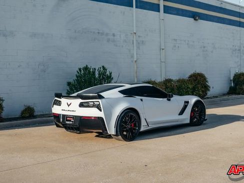 Used 2016 Chevrolet Corvette Z06 w/ 2LZ Preferred Equipment Group image 21