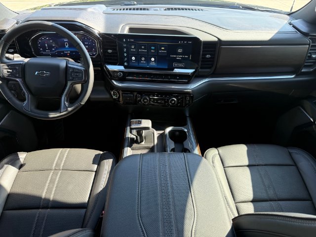 Used 2024 Chevrolet Silverado 1500 High Country w/ Midnight Edition AWD/4WD image 19