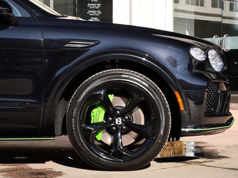 Used 2025 Bentley Bentayga AWD/4WD image 6