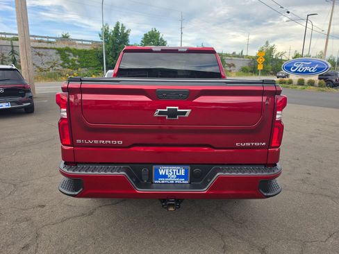 Used 2022 Chevrolet Silverado 1500 Custom w/ Safety Confidence Package AWD/4WD image 12