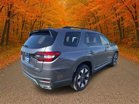 New 2026 Honda Pilot Touring image 4