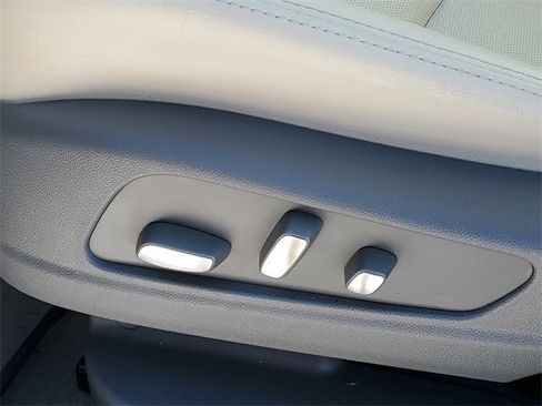 Certified 2023 Cadillac XT5 Premium Luxury image 6