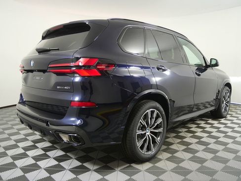 Used 2026 BMW X5 sDrive40i w/ Executive Package RWD image 3
