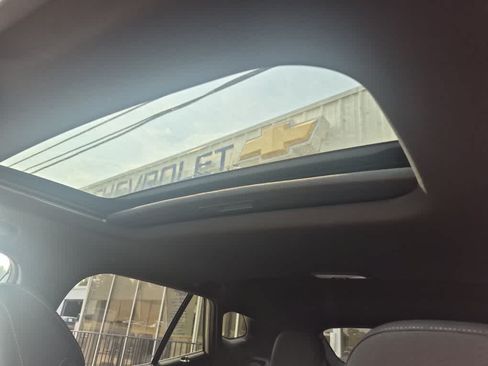 New 2026 Chevrolet Trax RS w/ Sunroof Package FWD image 23