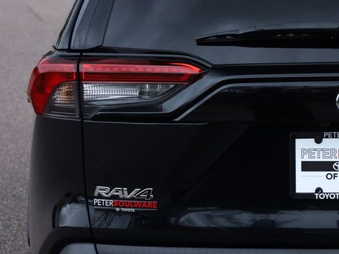 Used 2021 Toyota RAV4 LE image 21