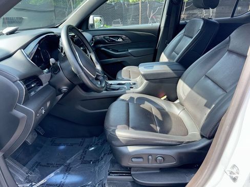 Used 2023 Chevrolet Traverse High Country w/ LPO, 'HIT The Road' Package FWD image 13