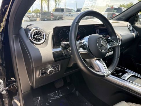Certified 2025 Mercedes-Benz GLA 250 image 19