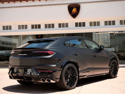 Used 2025 Lamborghini Urus SE AWD/4WD image 3
