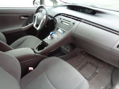 Used 2010 Toyota Prius Two image 11