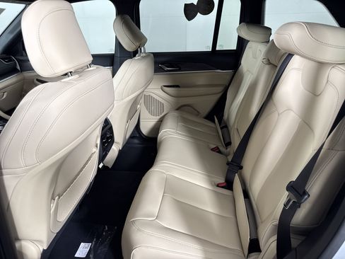 New 2025 Jeep Grand Cherokee Limited image 14