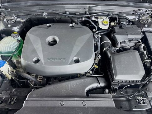Used 2020 Volvo XC40 T4 R-Design FWD image 30