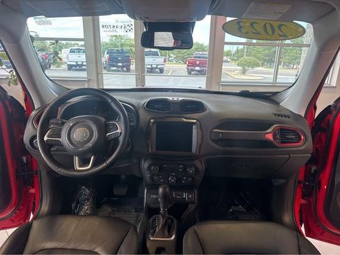 Used 2023 Jeep Renegade Trailhawk w/ Trailhawk Elite Group AWD/4WD image 20