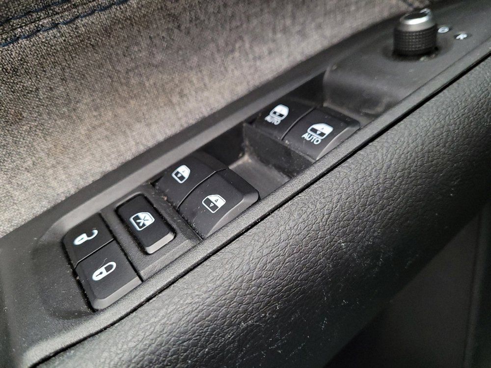 Used 2023 Jeep Compass Latitude AWD/4WD image 27