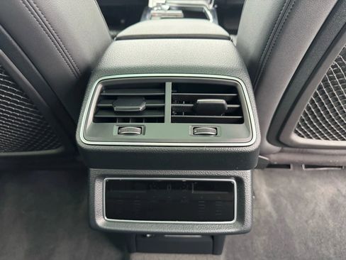 Used 2021 Audi e-tron Premium w/ Towing Package image 25