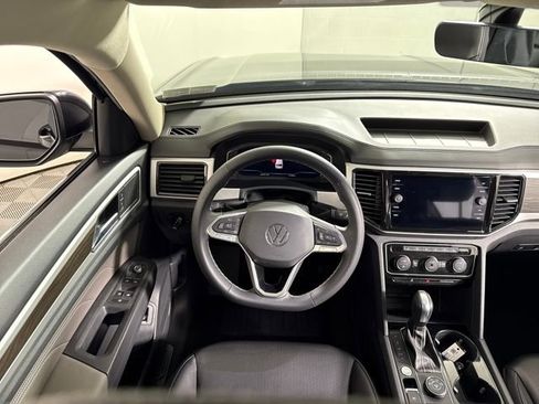 Used 2023 Volkswagen Atlas SE w/ Black Wheel Package image 24
