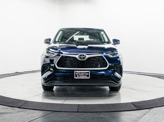 Used 2023 Toyota Highlander L video 2