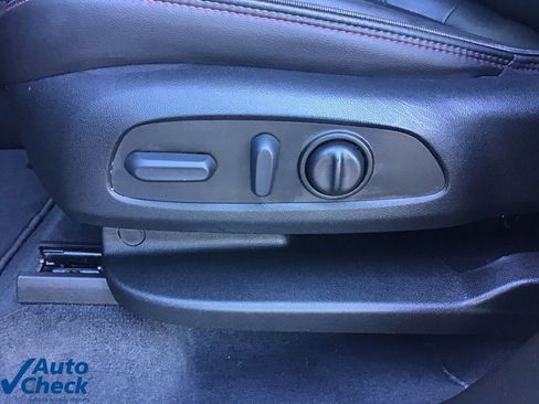 Used 2023 Chevrolet Traverse RS image 24