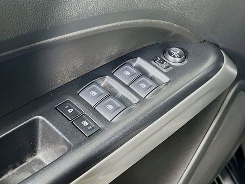 Used 2022 Chevrolet Colorado ZR2 w/ ZR2 Midnight Special Edition AWD/4WD image 31