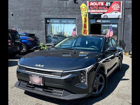 Used 2025 Kia K4 FWD image 1