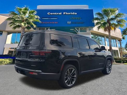 Used 2022 Jeep Wagoneer Series III w/ Premium Group I RWD image 5