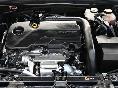 Used 2023 Chevrolet Malibu LT FWD image 17