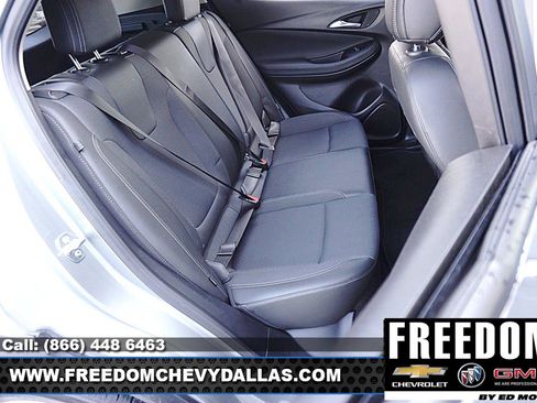 Certified 2025 Buick Encore GX Preferred FWD image 12