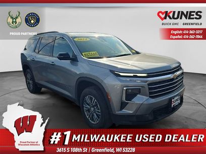 Used 2024 Chevrolet Traverse LT