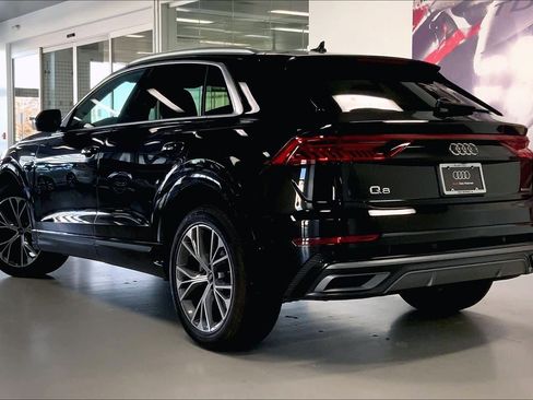 Used 2023 Audi Q8 Premium Plus image 4