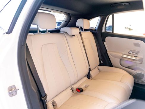 Used 2025 Mercedes-Benz GLA 250 image 29