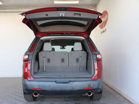 Used 2021 Chevrolet Traverse LT FWD image 5