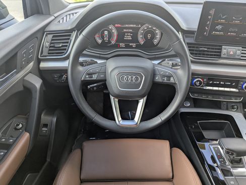 Certified 2025 Audi Q5 2.0T Premium w/ Convenience Plus Package image 17