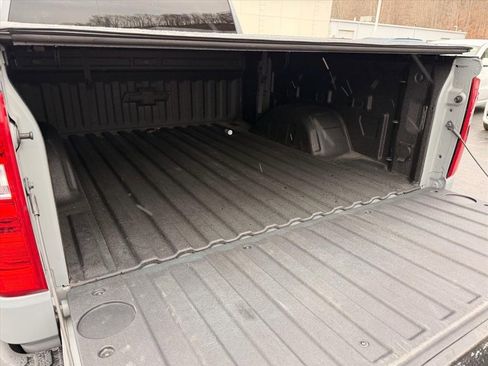 Used 2025 Chevrolet Silverado 1500 Custom Trail Boss w/ LPO, Dark Essentials Package image 23