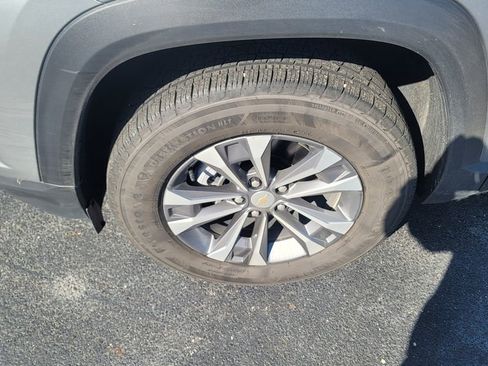Used 2026 Chevrolet Equinox LT FWD image 6