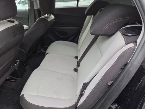 Used 2020 Chevrolet Trax LS w/ Tint and Cruise Package FWD image 10