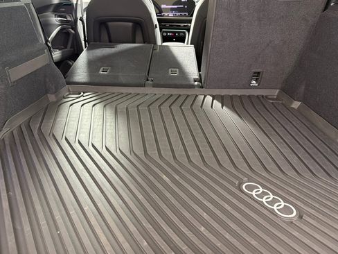 Used 2025 Audi Q5 Premium Plus w/ Premium Plus AWD/4WD image 14