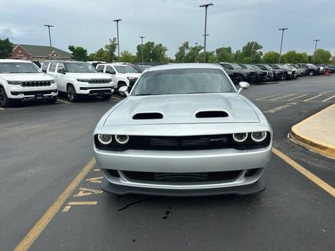 Used 2019 Dodge Challenger SRT Hellcat Redeye RWD image 3