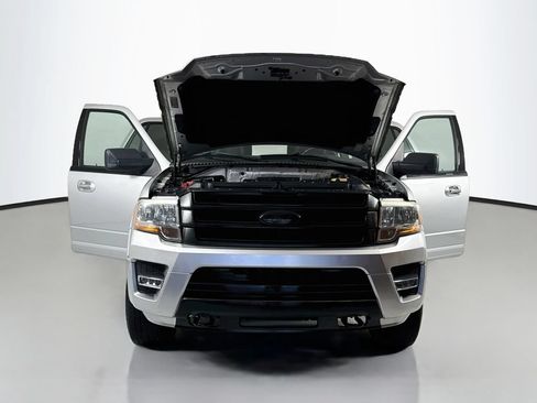 Used 2016 Ford Expedition XLT w/ Equipment Group 202A AWD/4WD image 23