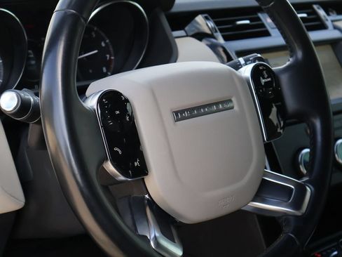 Used 2019 Land Rover Discovery SE AWD/4WD image 20