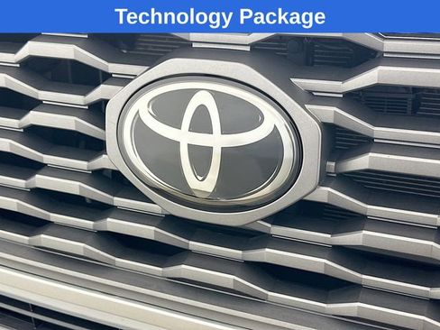 Used 2022 Toyota Tacoma TRD Off-Road w/ Technology Package AWD/4WD image 30