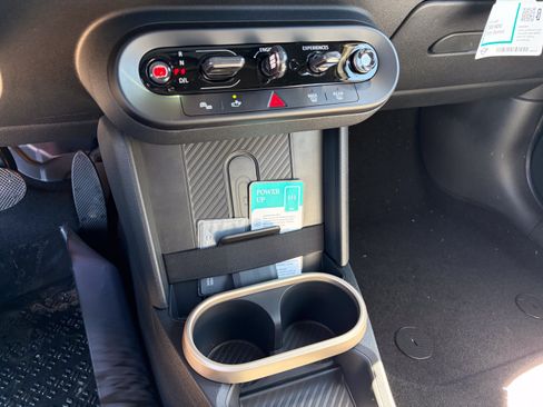 Used 2026 MINI Cooper 4-Door Hardtop FWD image 15