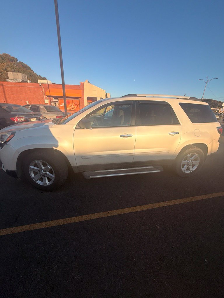 Used 2015 GMC Acadia SLE FWD image 5