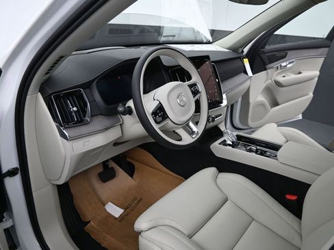 New 2026 Volvo XC90 B6 Ultra w/ Protection Package AWD/4WD image 14