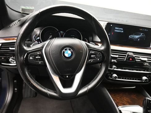 Used 2018 BMW 530i xDrive AWD/4WD image 15