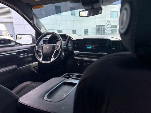 Used 2023 Chevrolet Silverado 1500 LT AWD/4WD image 20