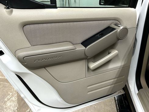 Used 2007 Ford Explorer Sport Trac XLT image 30