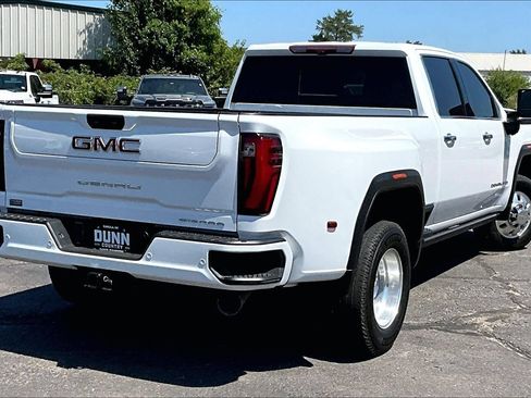 Used 2024 GMC Sierra 3500 Denali w/ Denali Reserve Package AWD/4WD image 2